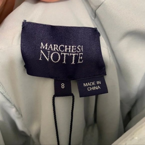 Elegant White Sleeveless Dress - Picture 6 of 13